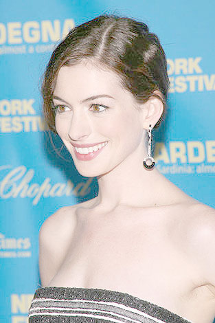 [anne-hathaway-new-york-film-festival-5.jpg]