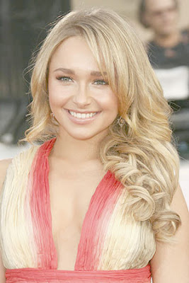 Hayden Panettiere 33rd Annual People's Choice Awards