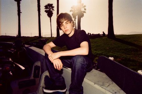 justin bieber shirt off 2010. justin bieber shirt off pics. justin bieber shirt off 2010.