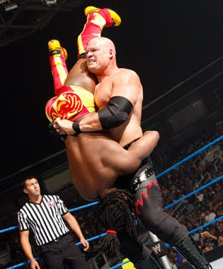 CM Monster vs Izzy: El combate que nadie esperaba que pase Kane
