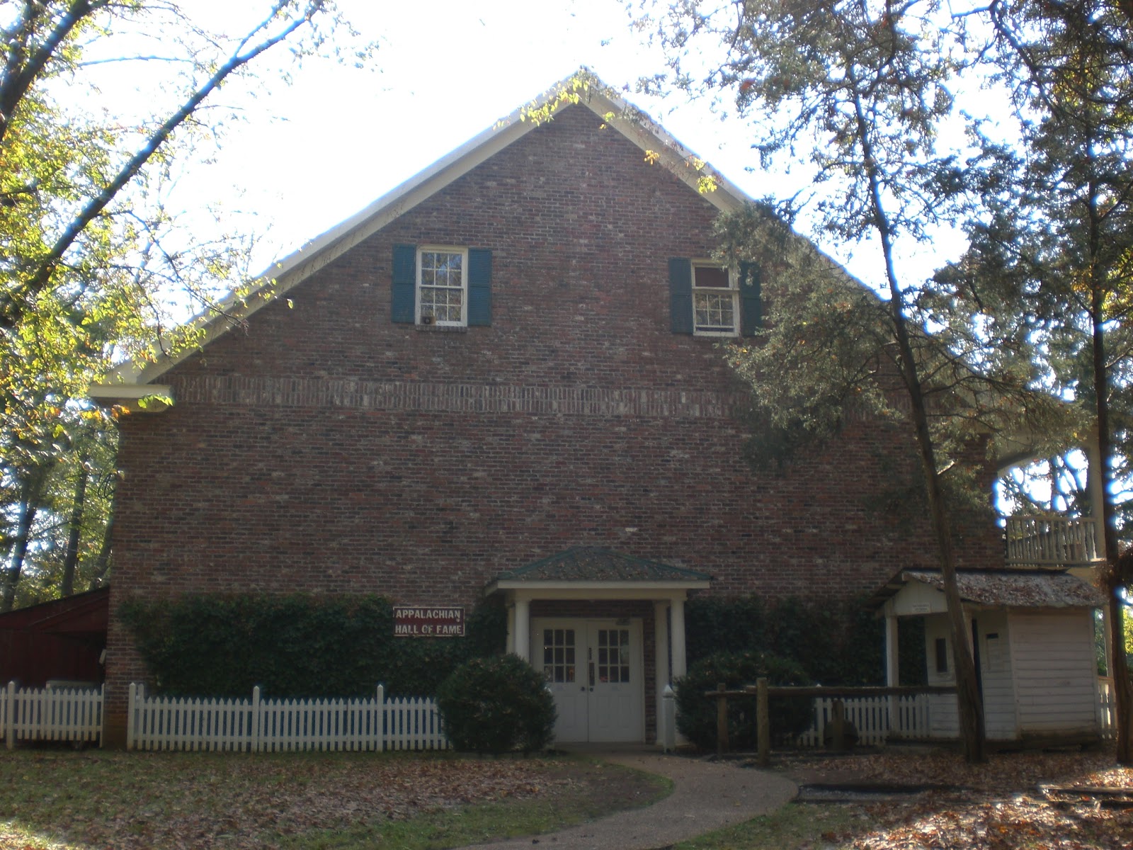 the easts head west Museum Of Appalachia
