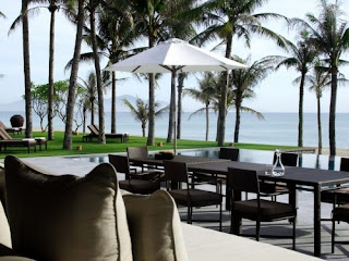 Nam Hai Luxury Resort Villa Outdoor dining space