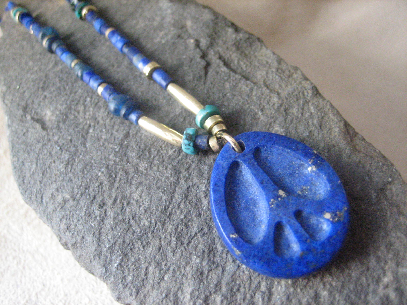 [neck+lapis+peace.jpg]