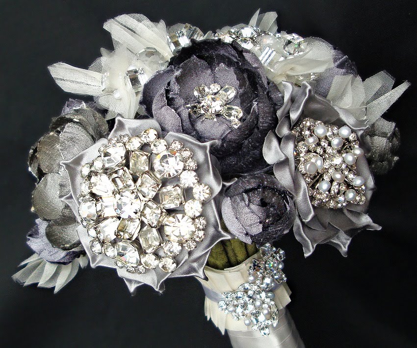 Emici Bridal NEW YEAR'S EVE AND THE NEW YORK BOUQUET
