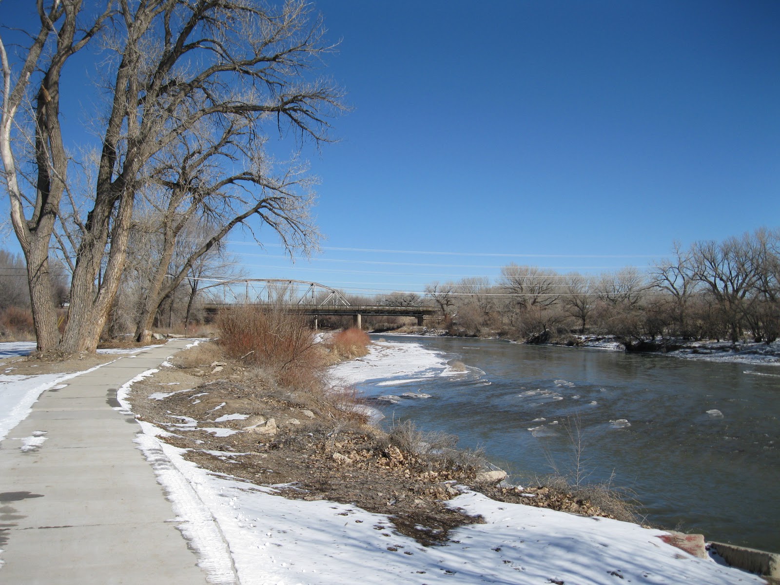 Four Corners HikesNavajo Nation Animas River near Aztec Ruins