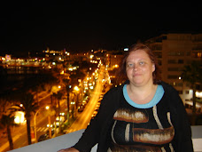 Zem Dienvidfrancijas naksnīgajam debesīm