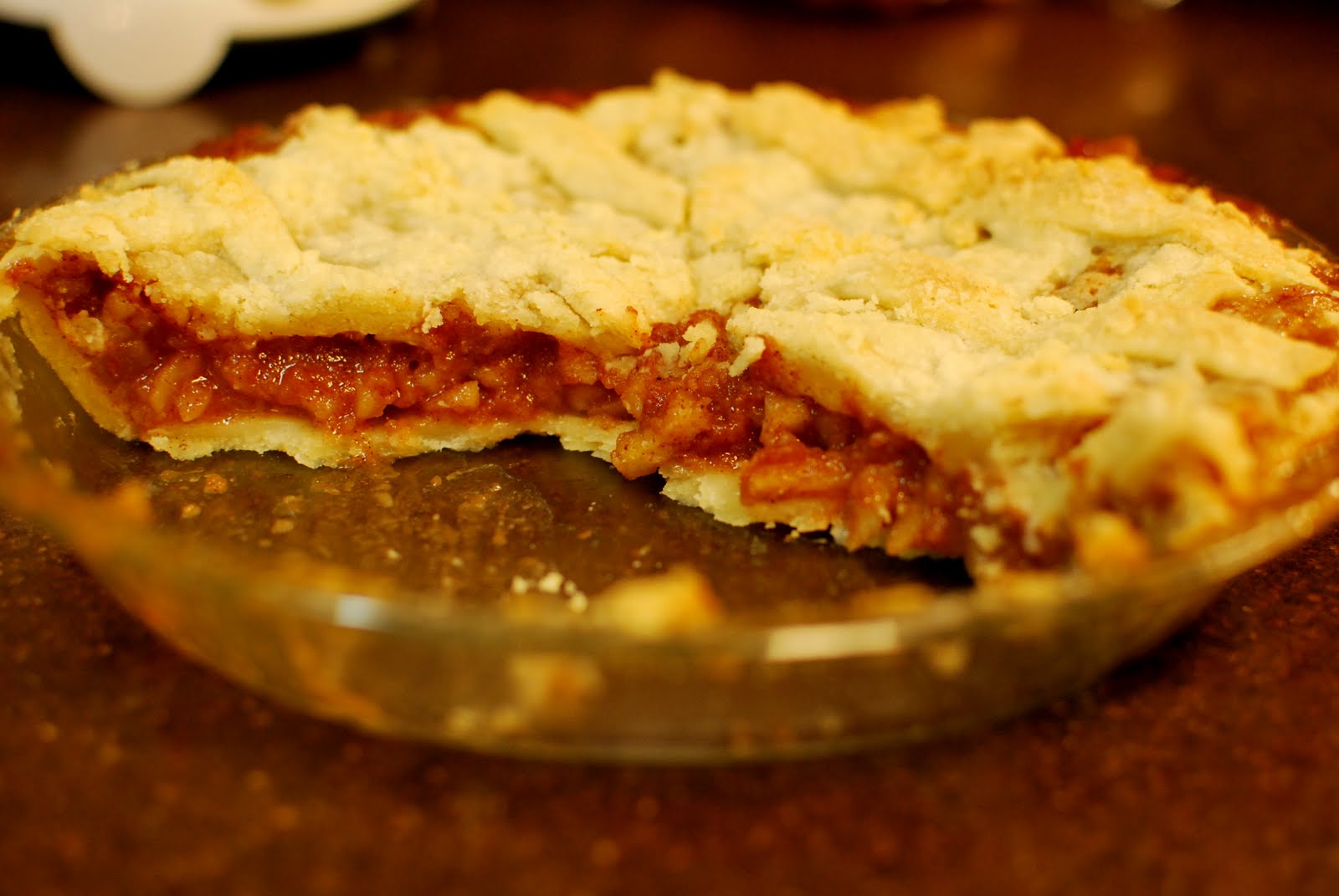 yum good food. Paula Deen's Crunch Top Apple Pie