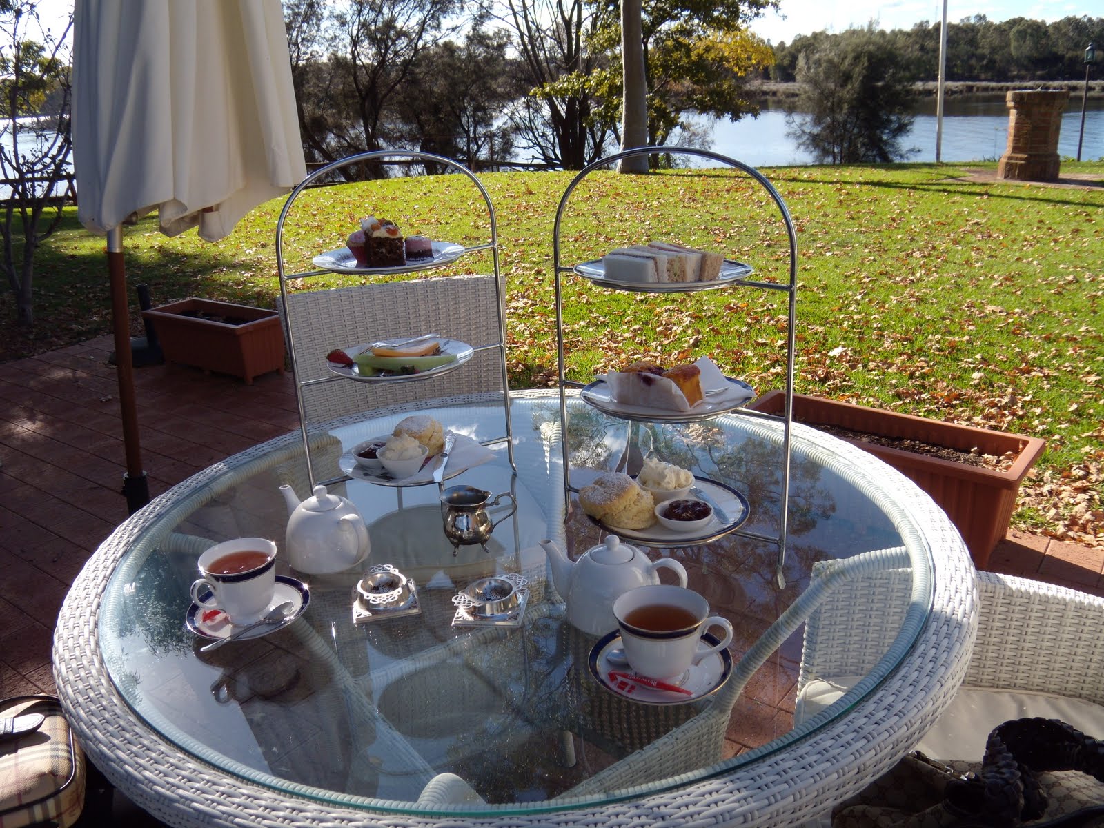 Glampacker High Tea at Peninsula Tea Gardens, Tranby House