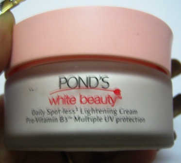 POND's WHITE BEAUTY Daily Spot-less Lightening Cream- REVIEW