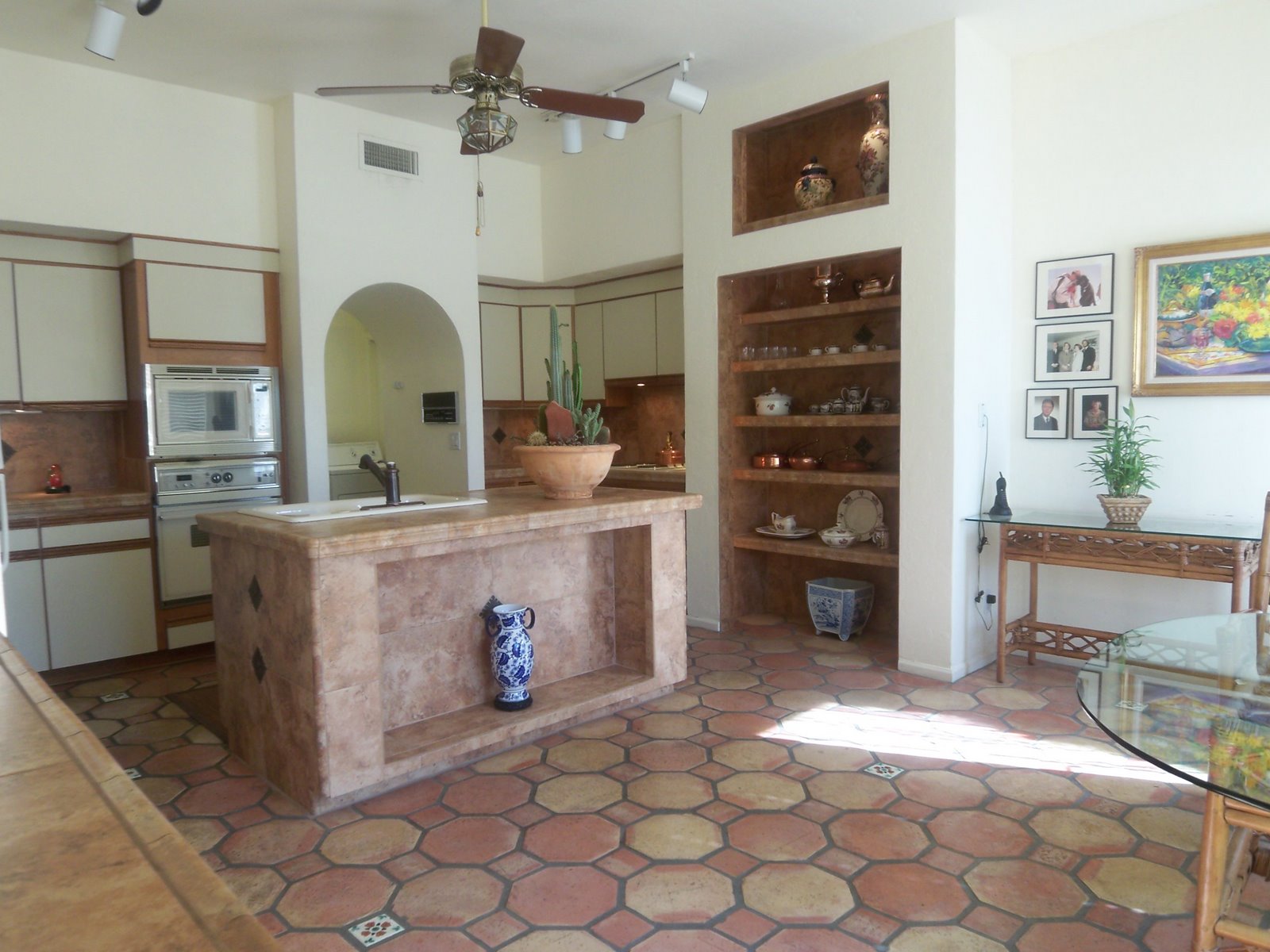 [6Kitchen.JPG]