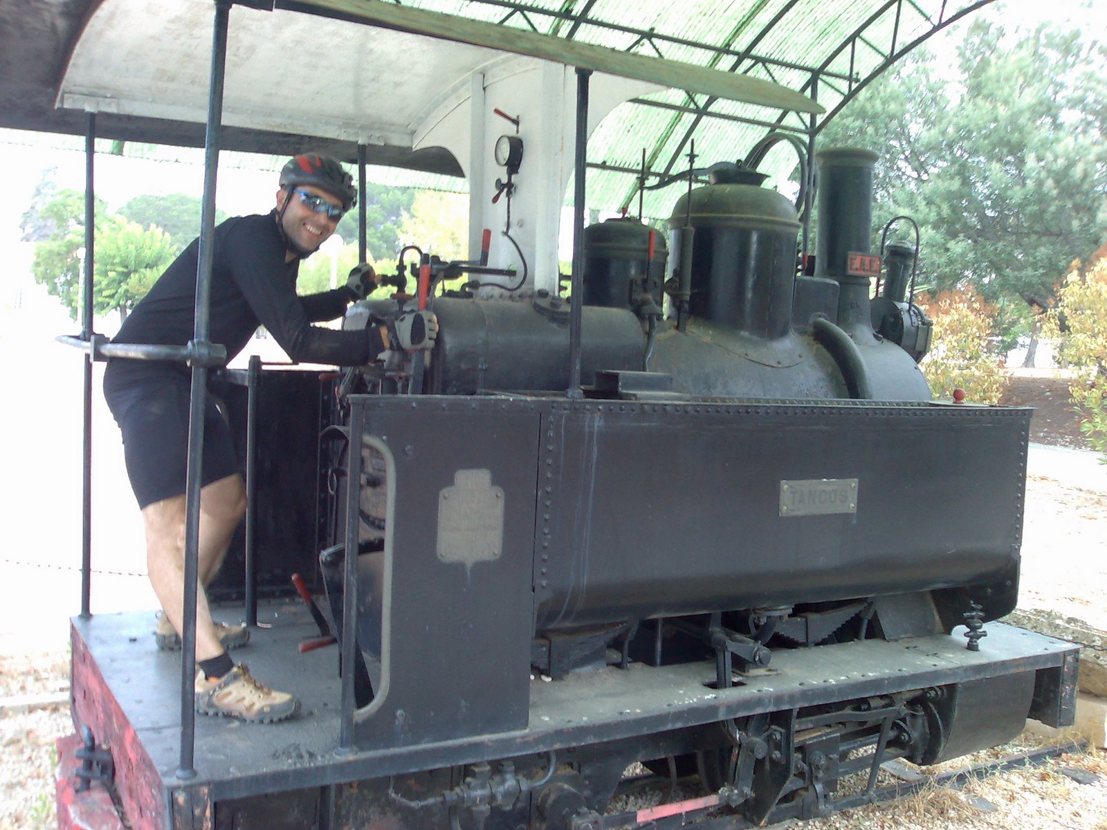 [31082008793.jpg]