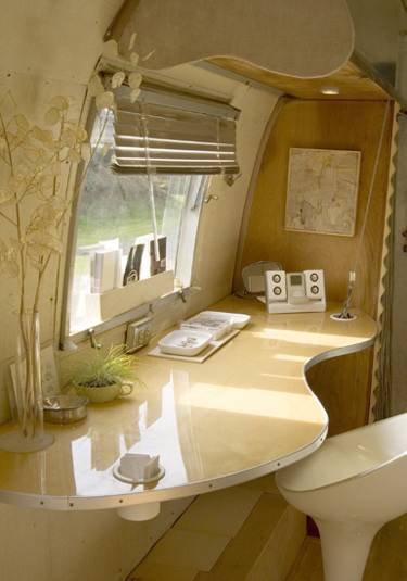 [Kristina+Spaulding+Airstream.bmp]