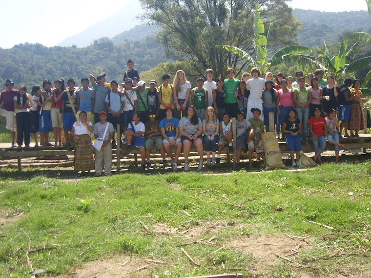 GRACIAS A LAJUVENTUD DE SAN JUAN LA LAGUNA POR PREOCUPARSE POR NUESTRO LAGO