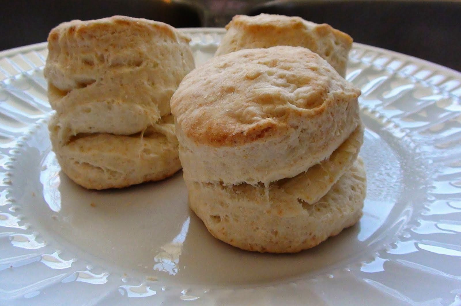 zsuzsa is in the kitchen BISCUITS DELUXE