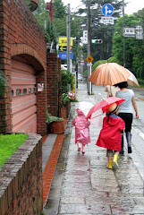 Mom and kids off to school