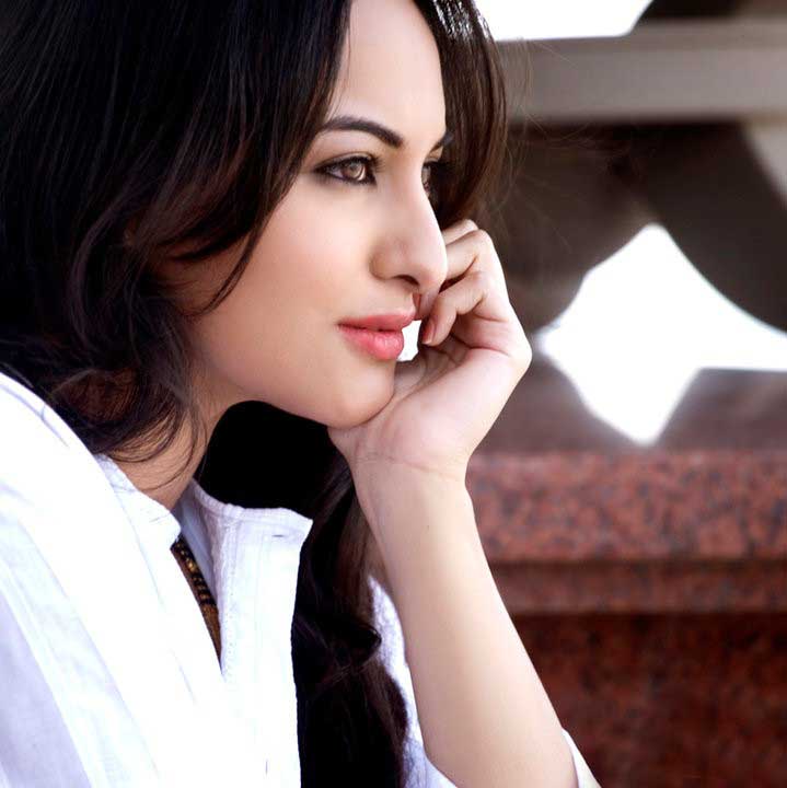 Dabangg+Actress+Sonakshi+Sinha+Wallpapers+%25281%2529.jpg