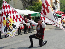 La Brigue, fête médiévale lanceur de drapeaux
