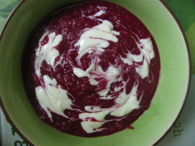 Green Gourmet Giraffe: SOS Beetroot and rhubarb soup