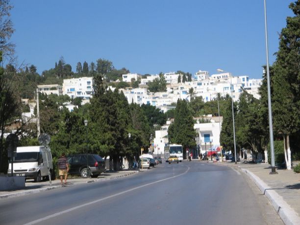 ROUTE ENTRE  AMILCAR ET SIDI- BOU SAID