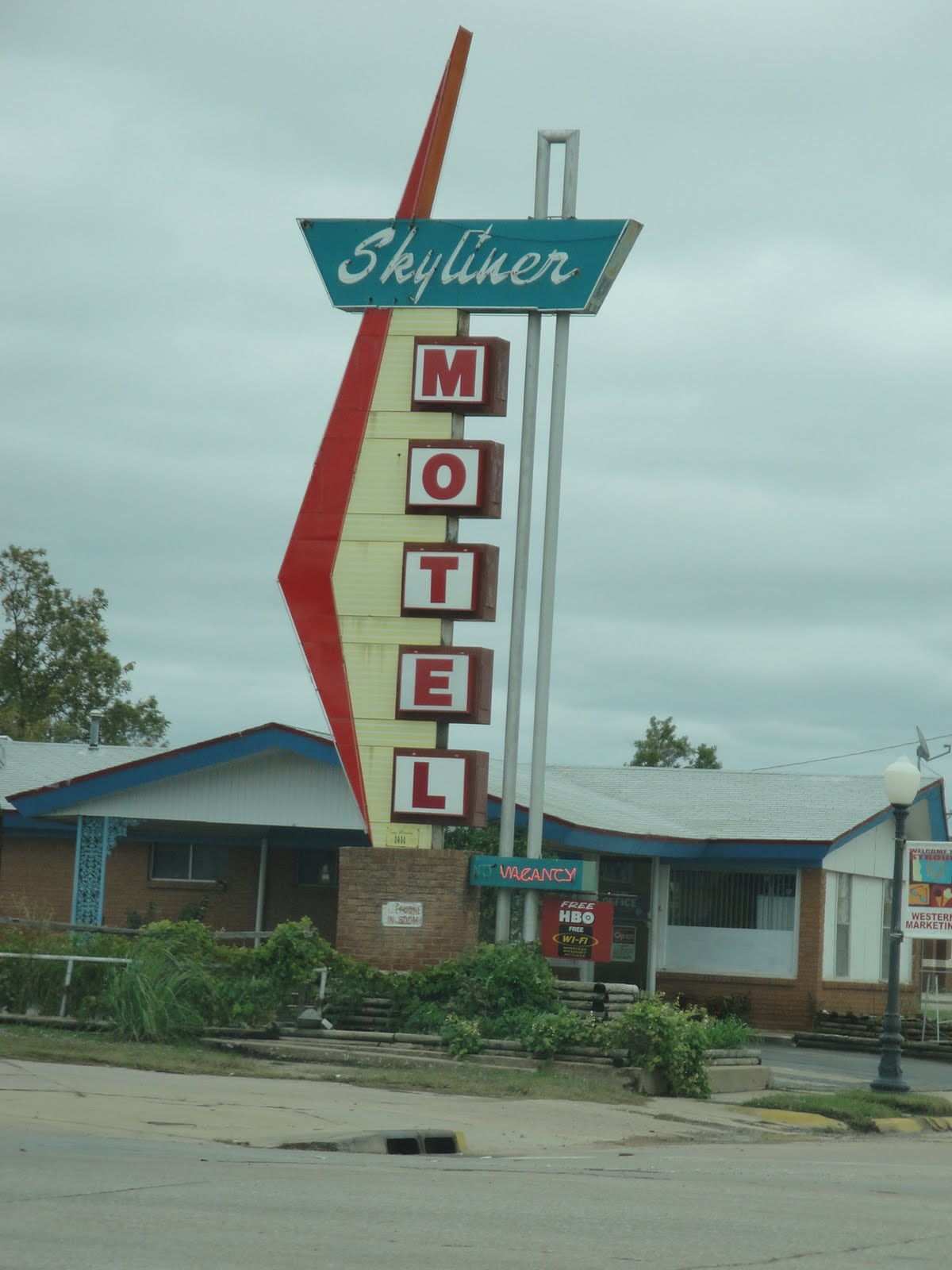 Tbirdonroute66 ROUTE 66 MOTELS IN OKLAHOMA