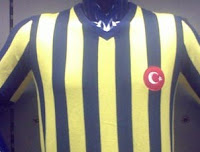 Sari Lacivert Ask Gozlerim Gormese Ben Bulurum Yine Kalbim Durmussa Inan Carpar Seninle