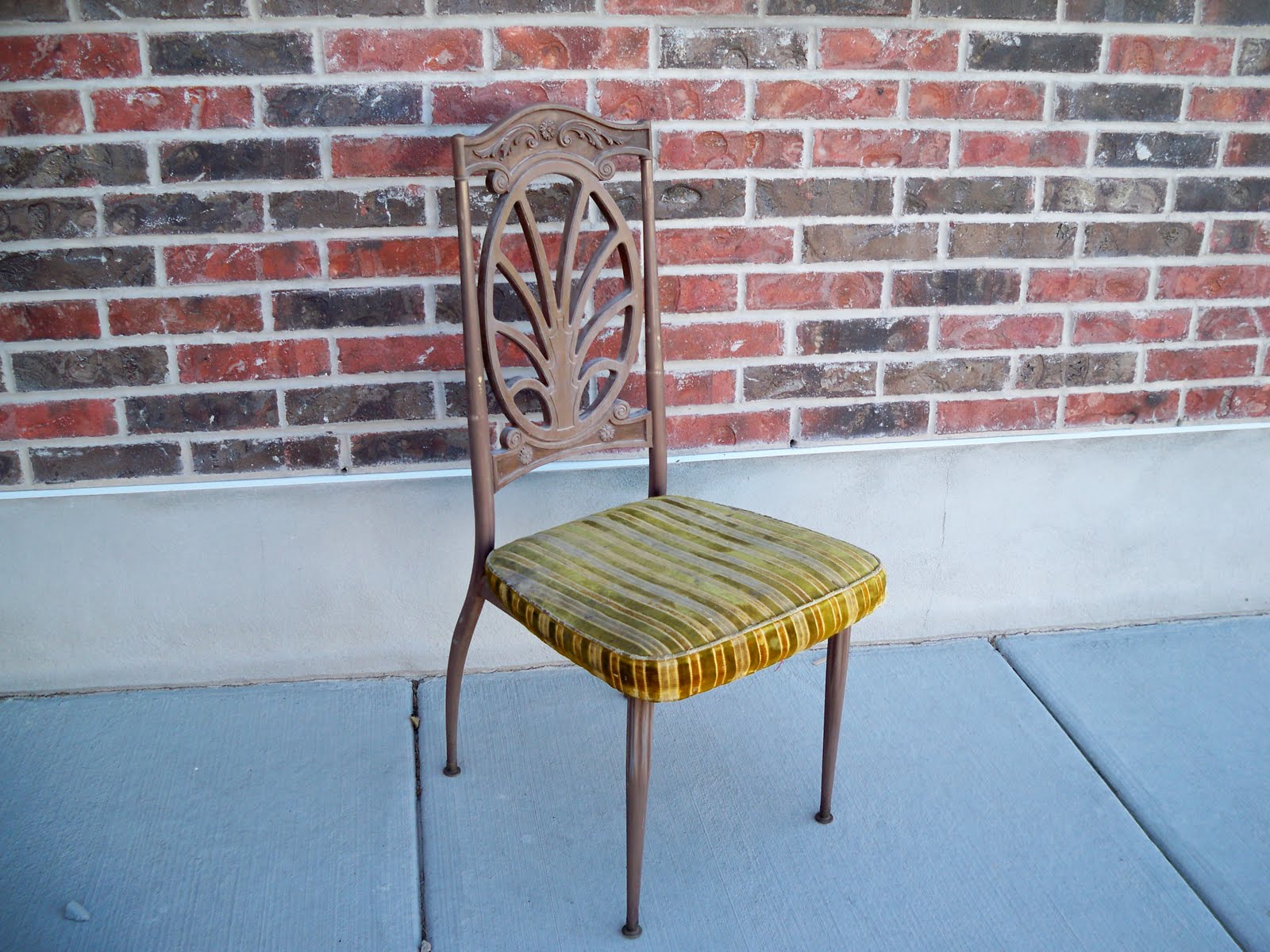 You Craft Me Up! Tale of the ugly chair