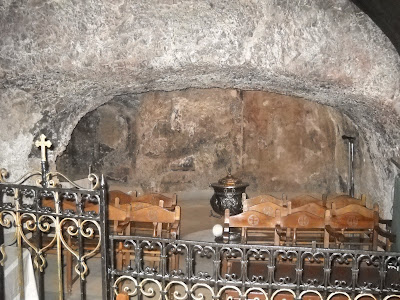 كنيسة الشهيدة مارينا باثينا - اليونان Thissio+cave+interior