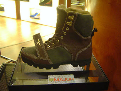 creative reaction boots