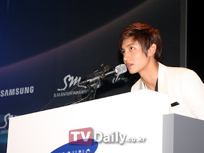 yunho,changmin y boa reparecen en conferencias de prensa de samsung electronics Samsung+8