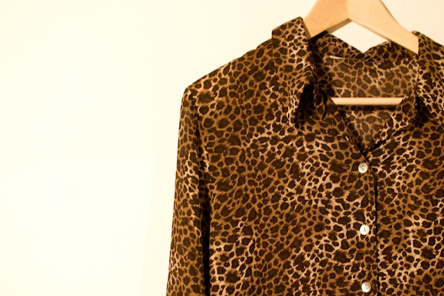 DIY Weekly - Leopard Print Shoulderless Shirt