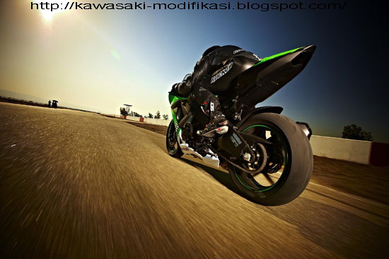 2010 Kawasaki Ninja ZX-10R title=
