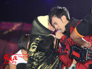 Tomok | Juara Baru One in the million ( OIAM ) musim ke 3 | Rindu Ku Terhenti | download | mp3 | OIAM 2009 final | PERKAHWINAN, news, scandal, gossip, Weddings, Families, Divorces of Celebrities