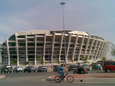 Gambar Stadium Sultan Mizan Runtuh