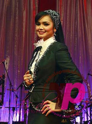 Datuk Seri Khalid Mohd Jiwa dan Datuk Siti Nurhaliza | PERKAHWINAN artis MALAYSIA, news, scandal, gossip, Weddings, Families, Divorces of Celebrities