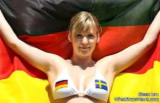 Fifa World Cup 2010 : German Fanatic Girls Fans Photos Show Expression 