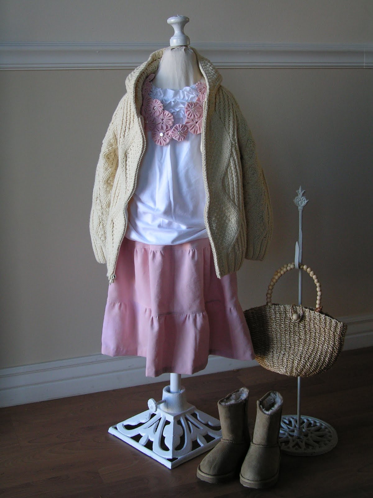 Tea Rose Home TutorialHomespun Mannequin