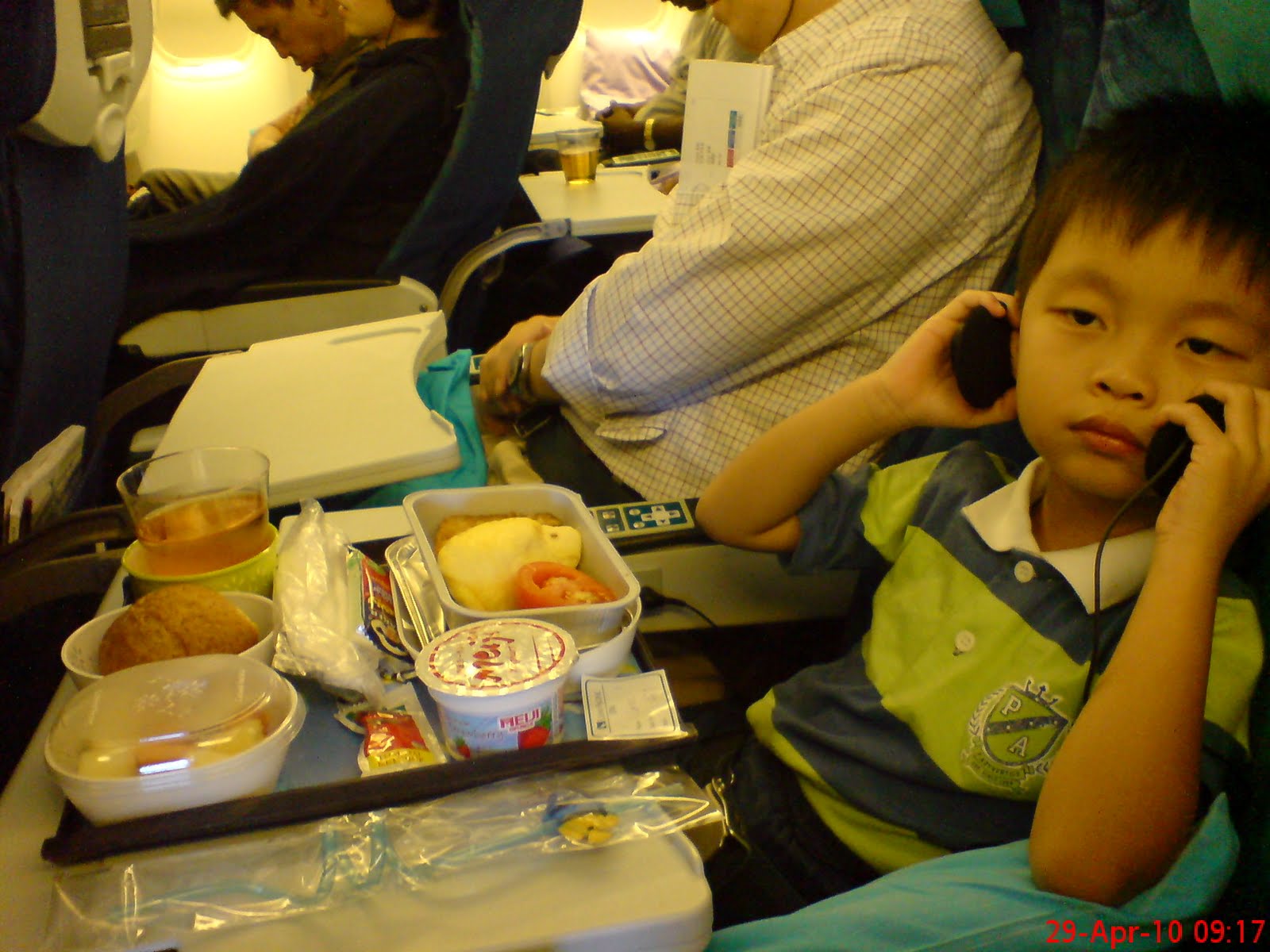 Eating Out with Kids Plane Dining Cathay Pacific from Singapore to