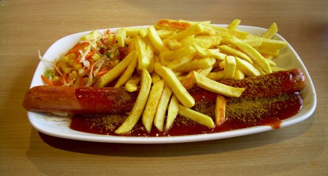 pommes_currywurst.jpg