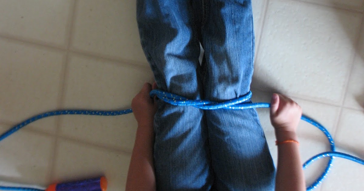 tying shoelaces jordans