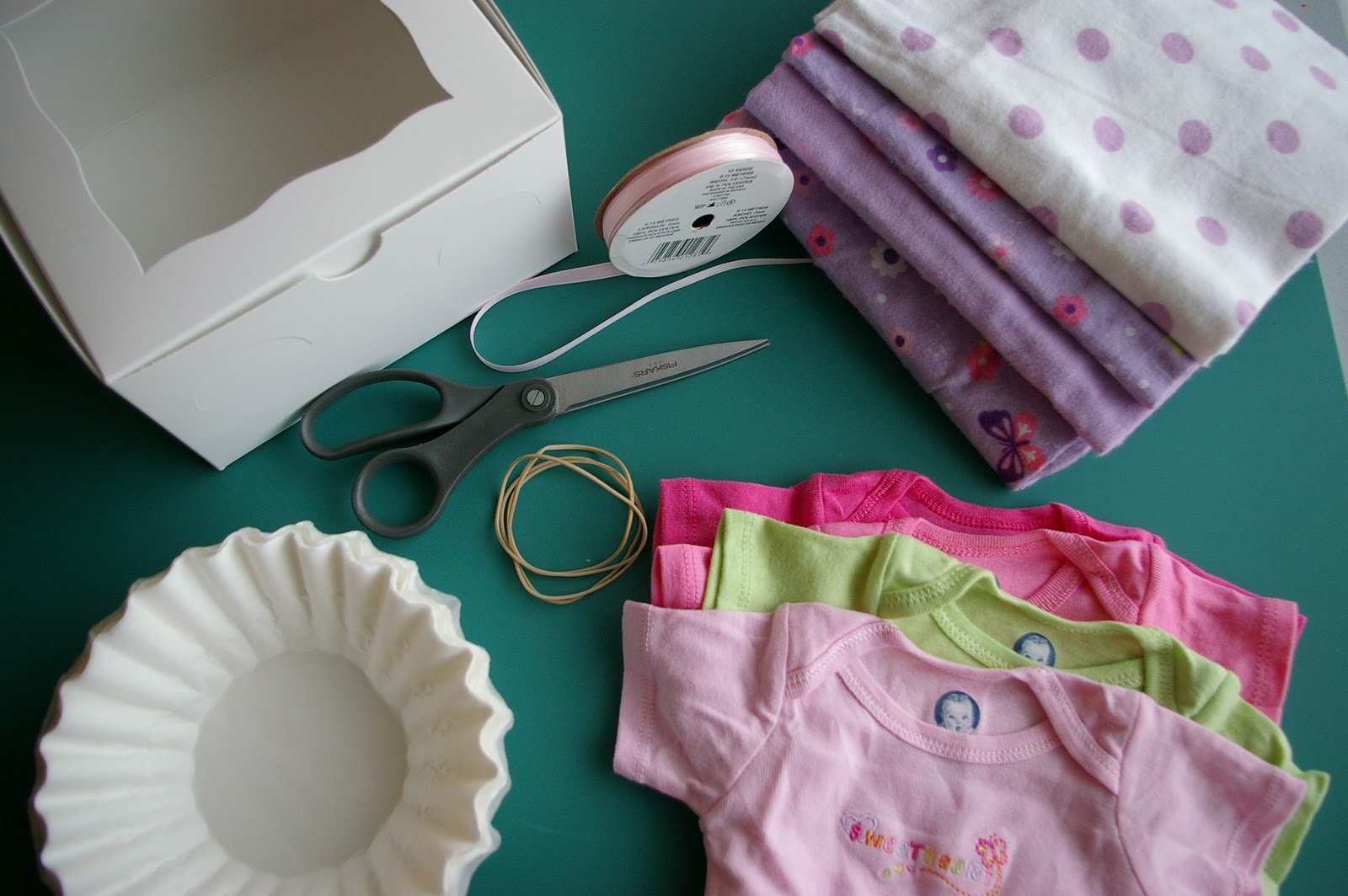 baby onesie cupcake tutorial {and a sweet giveaway} Little Birdie Secrets