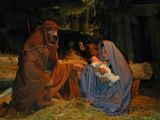 Is facebook really banning images of the nativity scene DECK THE HOLIDAY'S: HOW NATIVITY DISPLAYS BEGAN!!