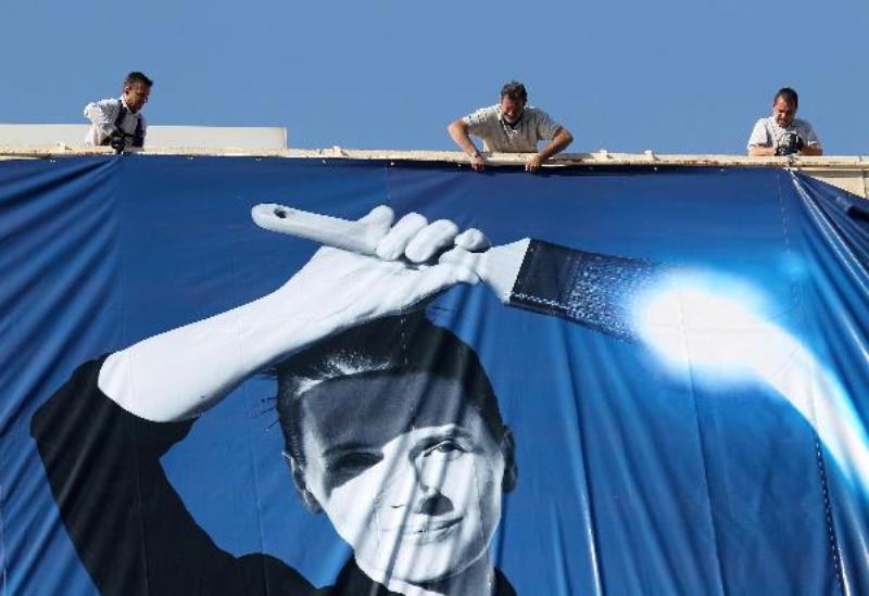 poster images from xinhuanet )