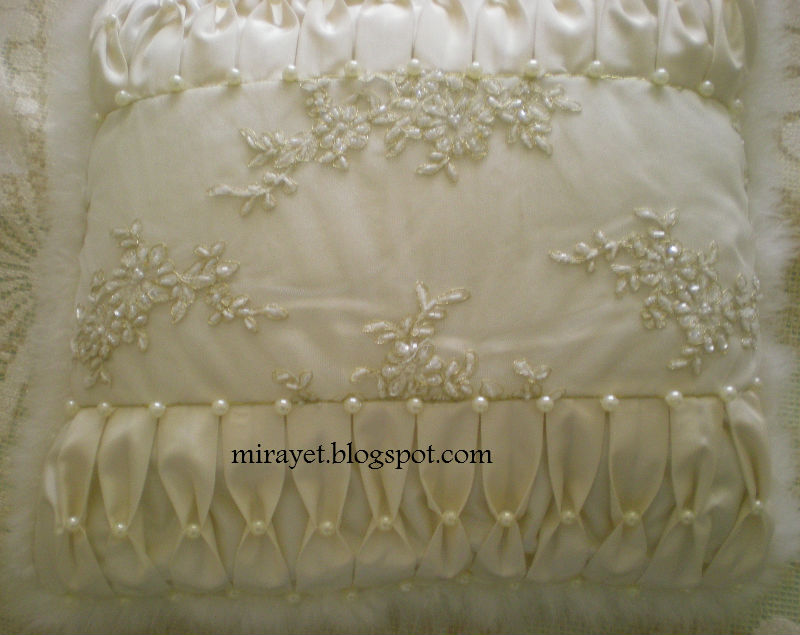 Fransız Dantelli İncili Yatak Örtüsü