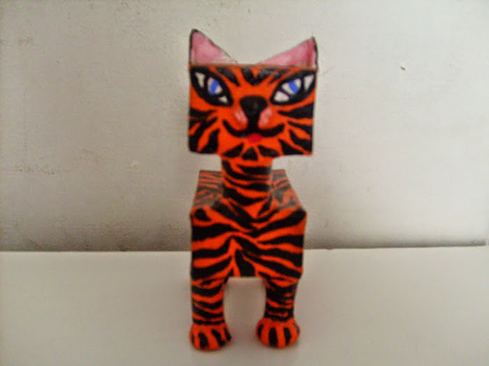 GATO CUADRADO ( PAPEL MACHE )