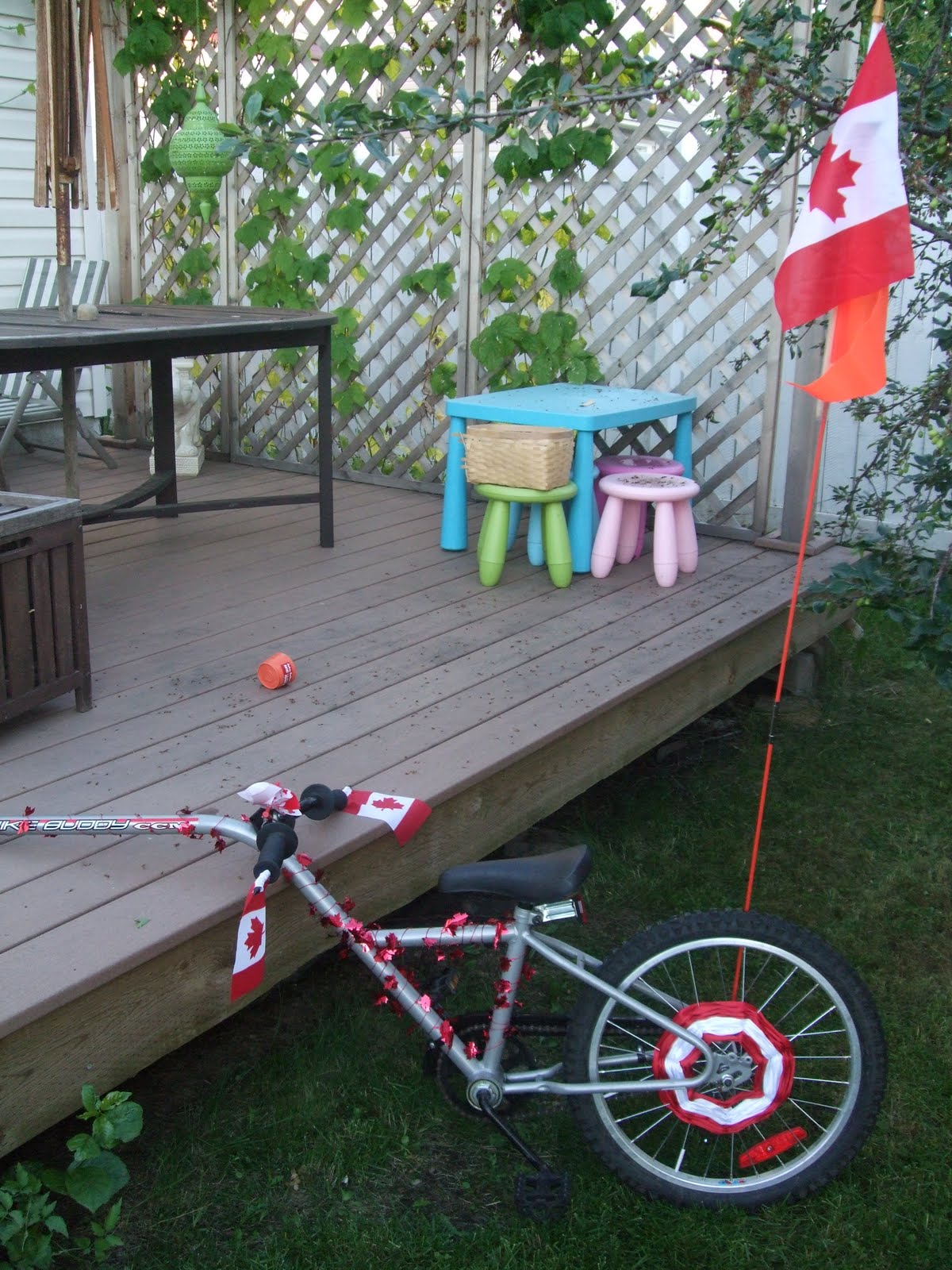 LoopFrame Love Canada Day Bike Decorations (LGRAB Summer Games post 5)