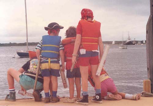 [piratesondock90.jpg]