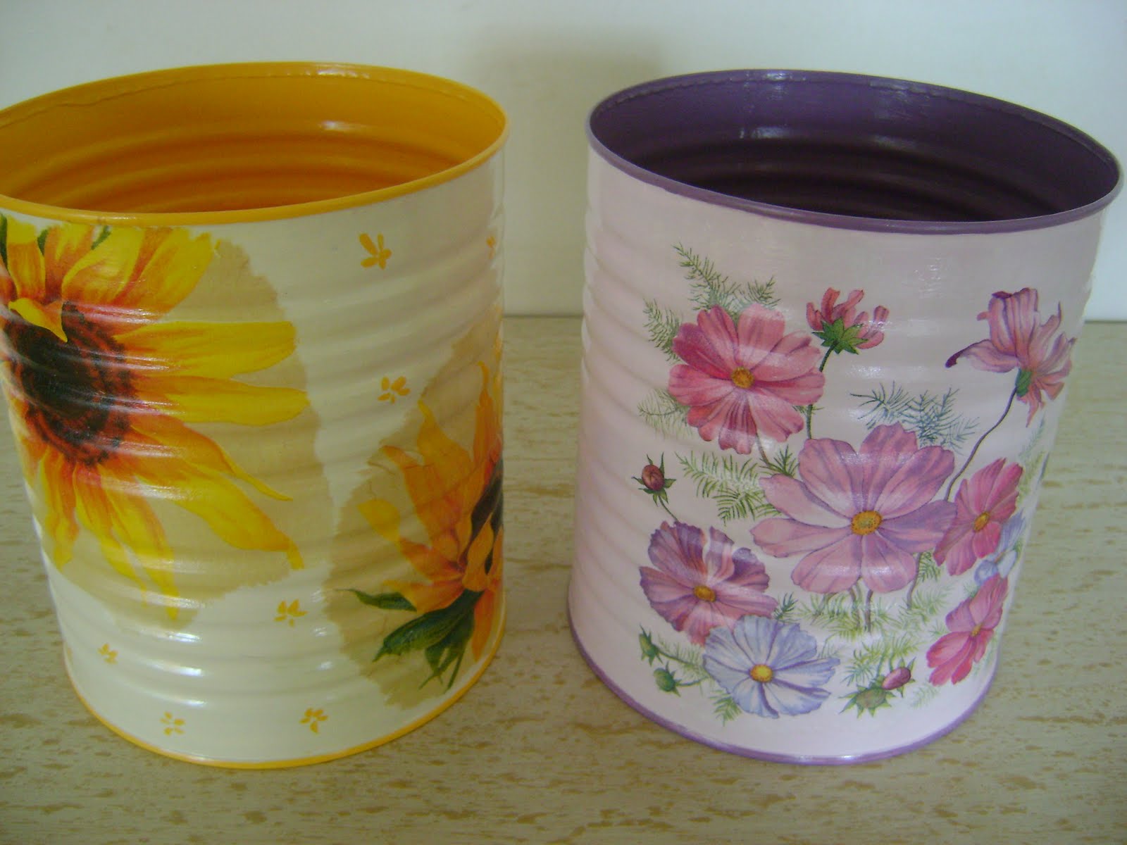 ADRIANA LATAS PINTADAS E COM DECOUPAGE