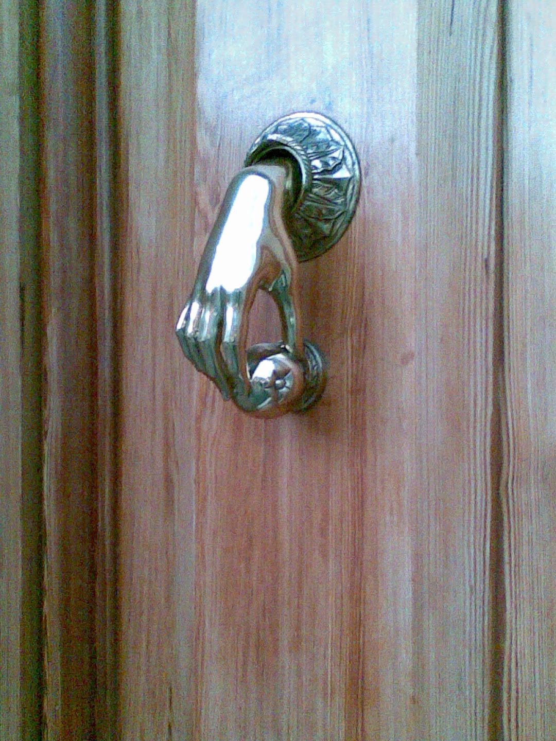 [Door+knocker.jpg]
