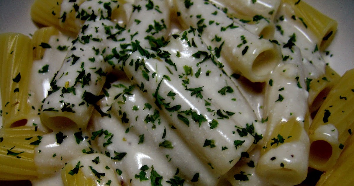 Stephanie Cooks Lowfat Alfredo Sauce
