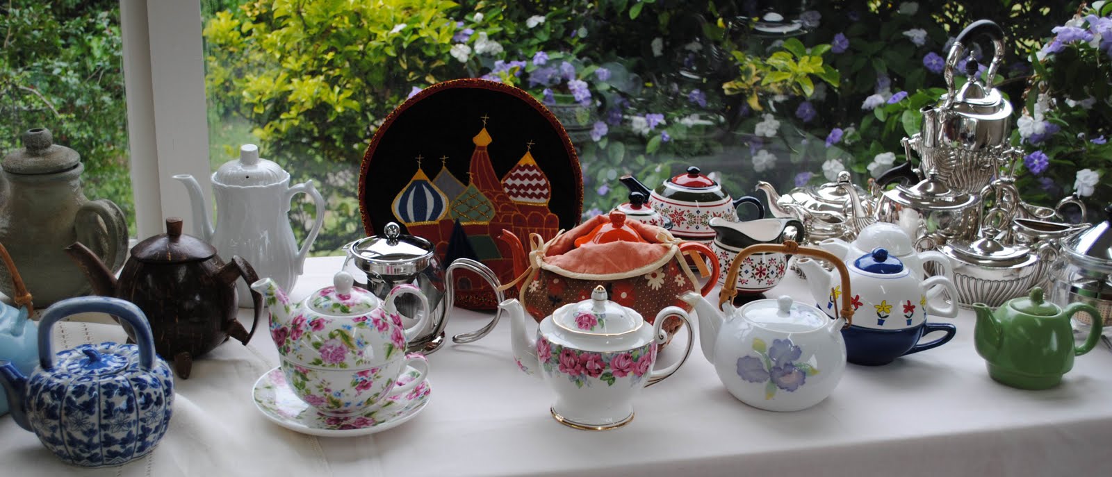 Epping Weavers Embroiderers & Spinners Tea Cosy & Tea Pot Exhibition